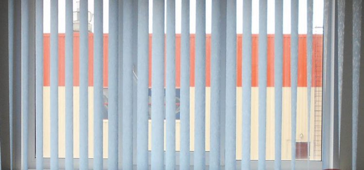 Вертикальные жалюзи — Химки, ул. Молодежная, установка рулонных штор на лоджии, Ленинградское шоссе