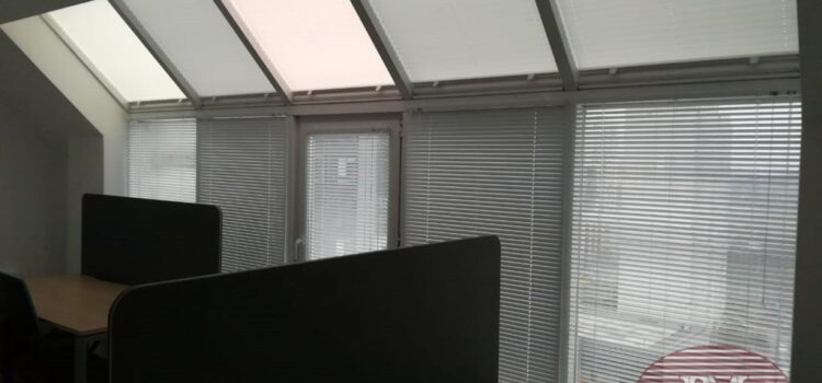 Горизонтальные алюминиевые жалюзи 25мм, шторы плиссе — г.Москва, Варшавское шоссе, офис