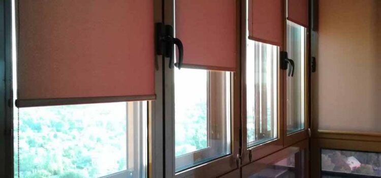 Система рулонных штор MINI установленная на балконе - МО, г.Одинцово