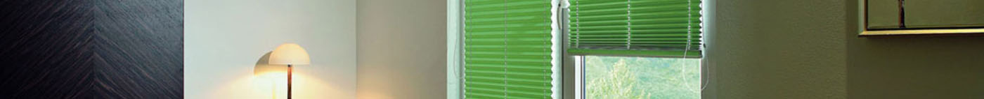 зеленые шторы плиссе