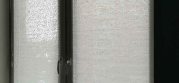 Рулонные шторы в системе MINI  из прозрачной ткани Бланш белый, которая пропускает до 65% света — Москва, пр.Маршала Жукова