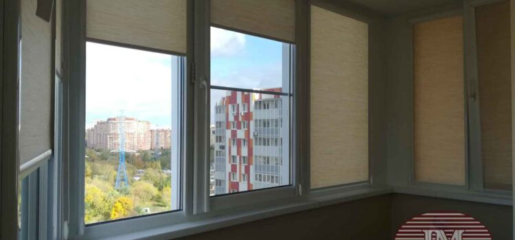 Оформление балкона из 16 изделий: Рулонные шторы в кассетной системе UNI2 из ткани Сафари 2406 бежевый - г.Красногорск